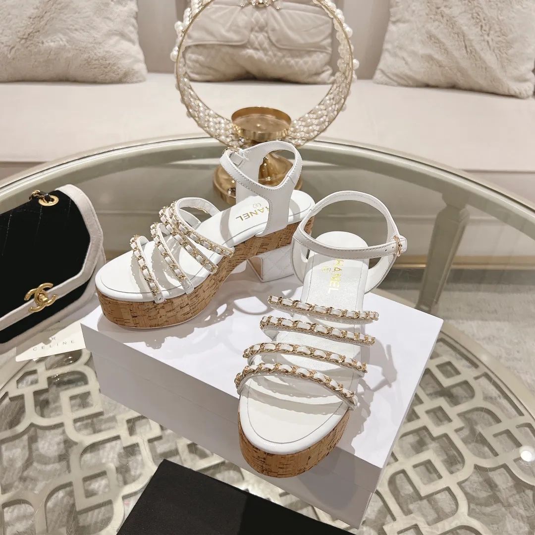 👟👟Ex-factory price 620👟👟 🔥🔥Chanel Xiaoxiang 2024 latest catwalk fashion rhinestone chain decoration 🦋high heels top quality! Accurate to 1:1, light luxury without tiring the feet, the upper feet can be matched with spring and summer clothes at will, highlighting texture and taste, simple yet luxurious appearance, even if it is just a pair of sandals, it is definitely a must-have pair in the summer shoe cabinet. Upper: imported cloth/cowhide. Color: six colors. Lining: imported sheepskin lining. Outsole: Italian leather outsole. Heel height: 7.5cm. Water table: 2.5cm. Code number: 35-40 (40.41.42 custom-made, non-refundable)